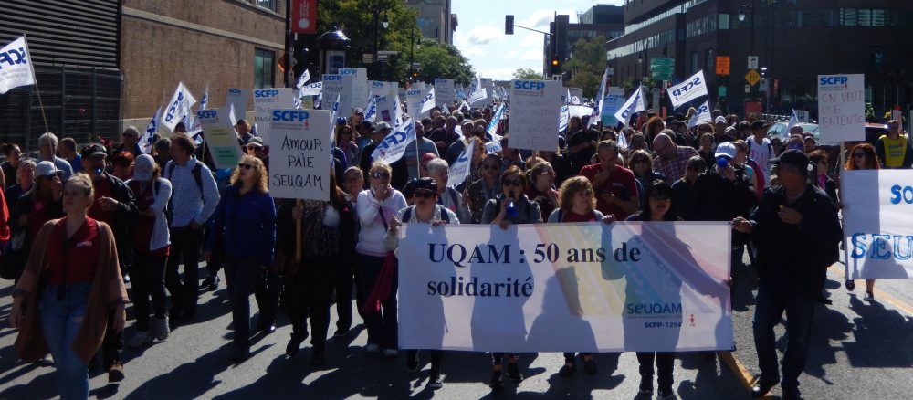 Grève des employé·es de soutien de l’UQAM : 2 000 personnes manifestent en solidarité