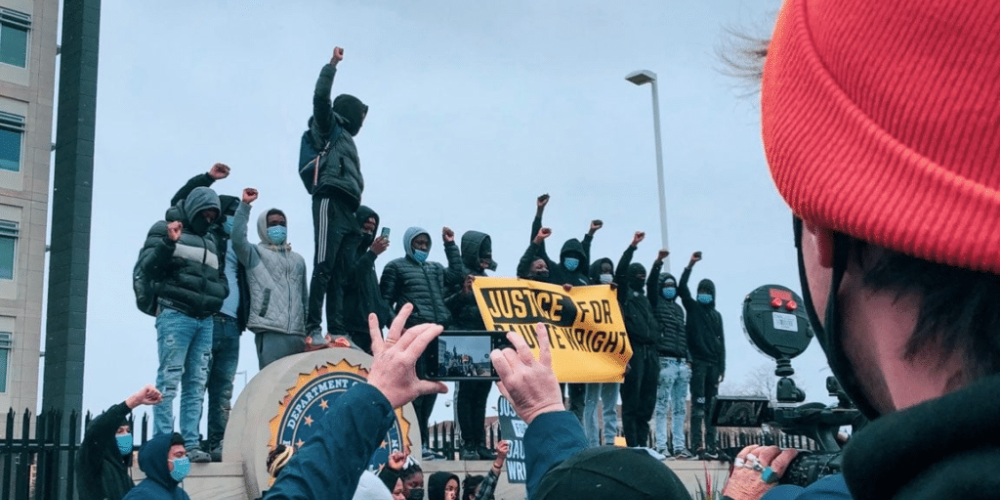 Pendant que les Démocrates palabrent, la police continue de tuer
