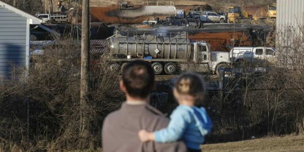 Ce qui est dû à East Palestine : la Norfolk Southern doit payer!